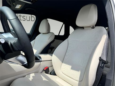 Used 2023 Mercedes-Benz GLC 300 4MATIC image 11