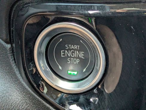 Used 2024 GMC Sierra 1500 SLE image 32