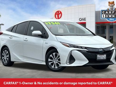 Used 2021 Toyota Prius Prime XLE image 2