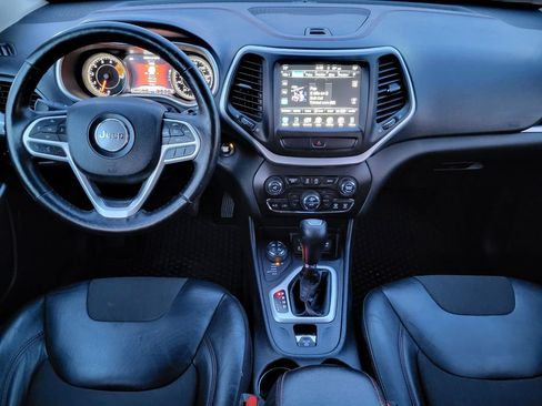 Used 2017 Jeep Cherokee Trailhawk w/ Comfort/Convenience Group image 15