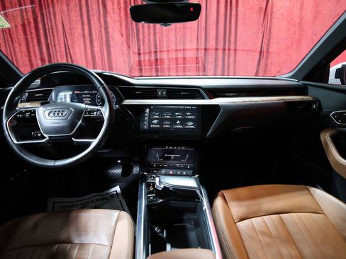 Used 2021 Audi e-tron Premium w/ Convenience Plus Package image 16