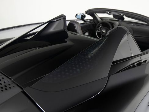 Used 2024 McLaren 750S Spider RWD image 43