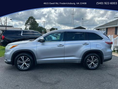 Used 2016 Toyota Highlander XLE AWD/4WD image 2