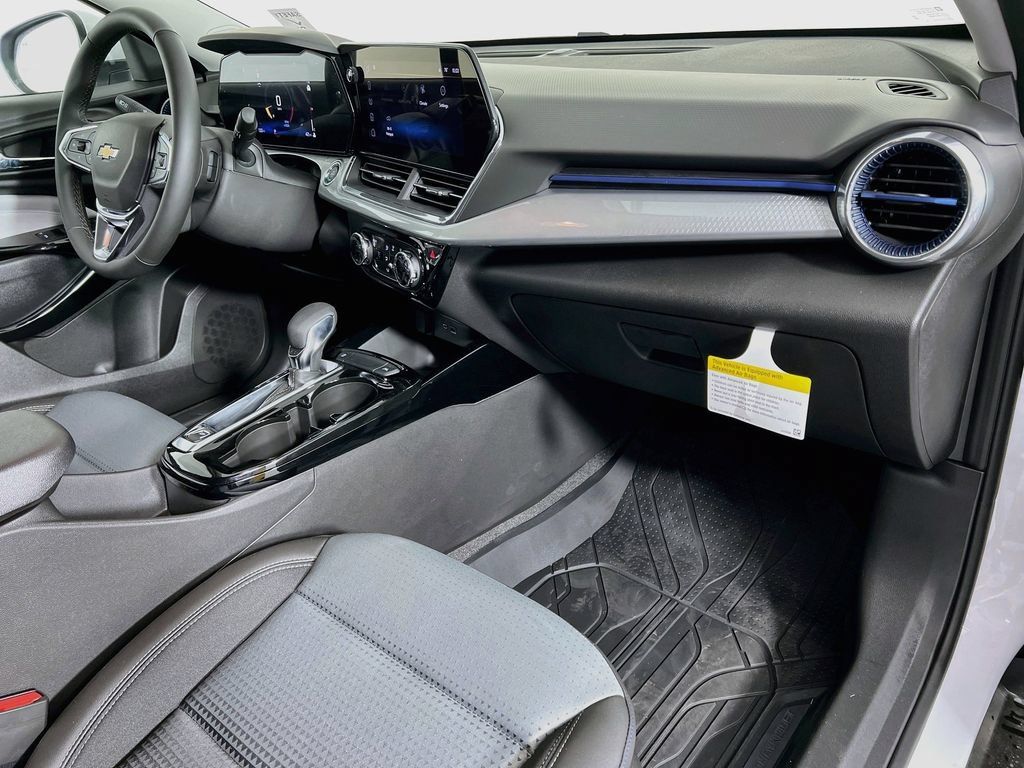 New 2026 Chevrolet Trax LT w/ Driver Confidence Package FWD image 27