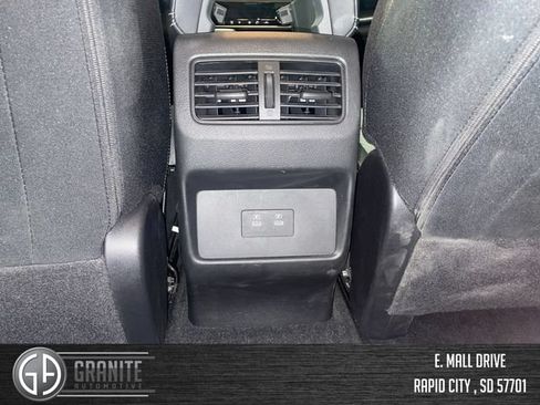Used 2025 Nissan Rogue SV AWD/4WD image 32