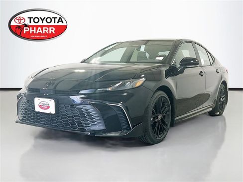 New 2026 Toyota Camry SE image 1