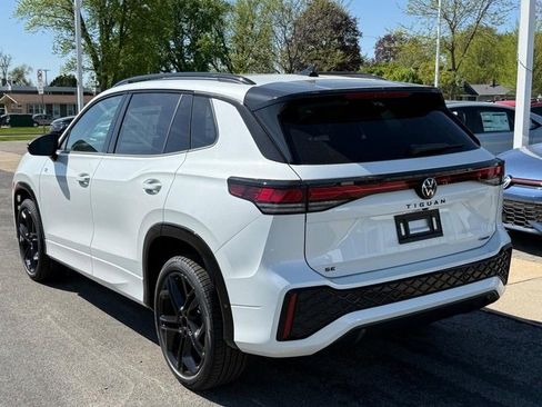 New 2026 Volkswagen Tiguan SE R-Line AWD/4WD image 3