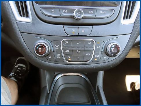 Used 2023 Chevrolet Malibu LT FWD image 18