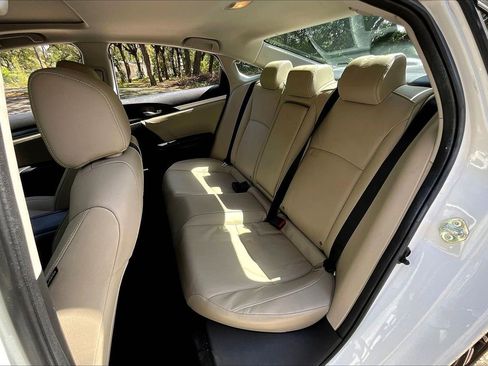 Used 2017 Honda Civic Touring image 19
