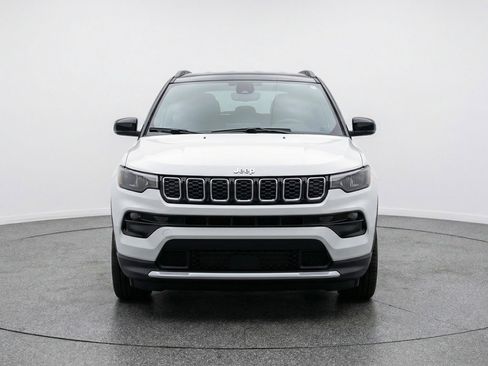 Used 2025 Jeep Compass Limited image 2