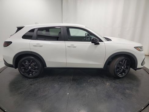 Certified 2025 Honda HR-V Sport image 11