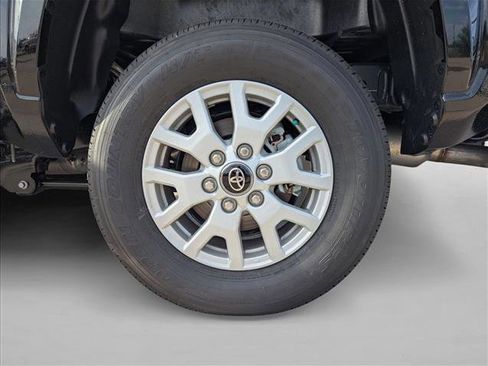 Used 2025 Toyota Tacoma SR5 AWD/4WD image 11