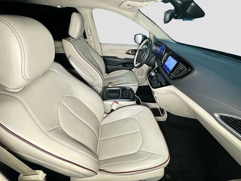 Used 2017 Chrysler Pacifica Limited w/ Advanced Safetytec Group image 31