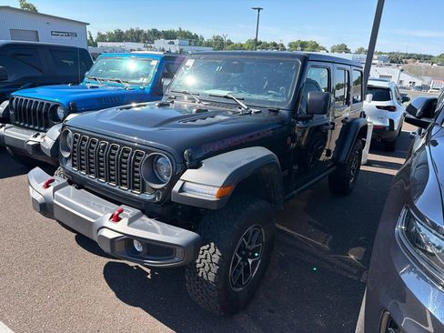 Used 2026 Jeep Wrangler Unlimited Rubicon w/ Technology Group AWD/4WD image 4