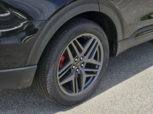 New 2026 Ford Explorer ST-Line w/ ST-Line Street Pack RWD image 5