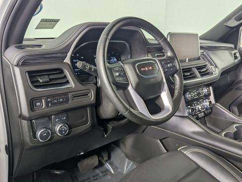 Used 2024 GMC Yukon SLT image 11