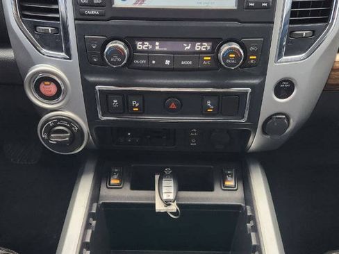 Used 2017 Nissan Titan SL w/ Chrome Package AWD/4WD image 15