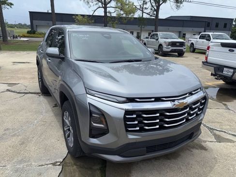 Used 2026 Chevrolet Equinox LT w/ Convenience Package II FWD image 2