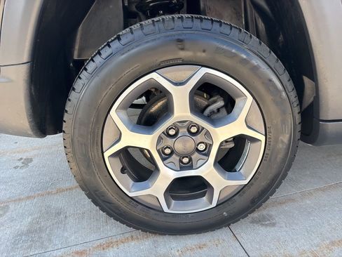 Used 2022 Jeep Compass Trailhawk w/ Trailhawk Elite Group image 12