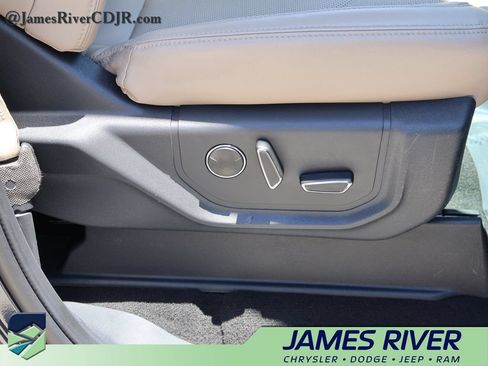 Used 2024 Ford Expedition Limited AWD/4WD image 10