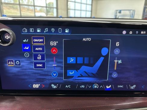 Used 2024 Chevrolet Traverse Z71 w/ Enhanced Driving Package image 23