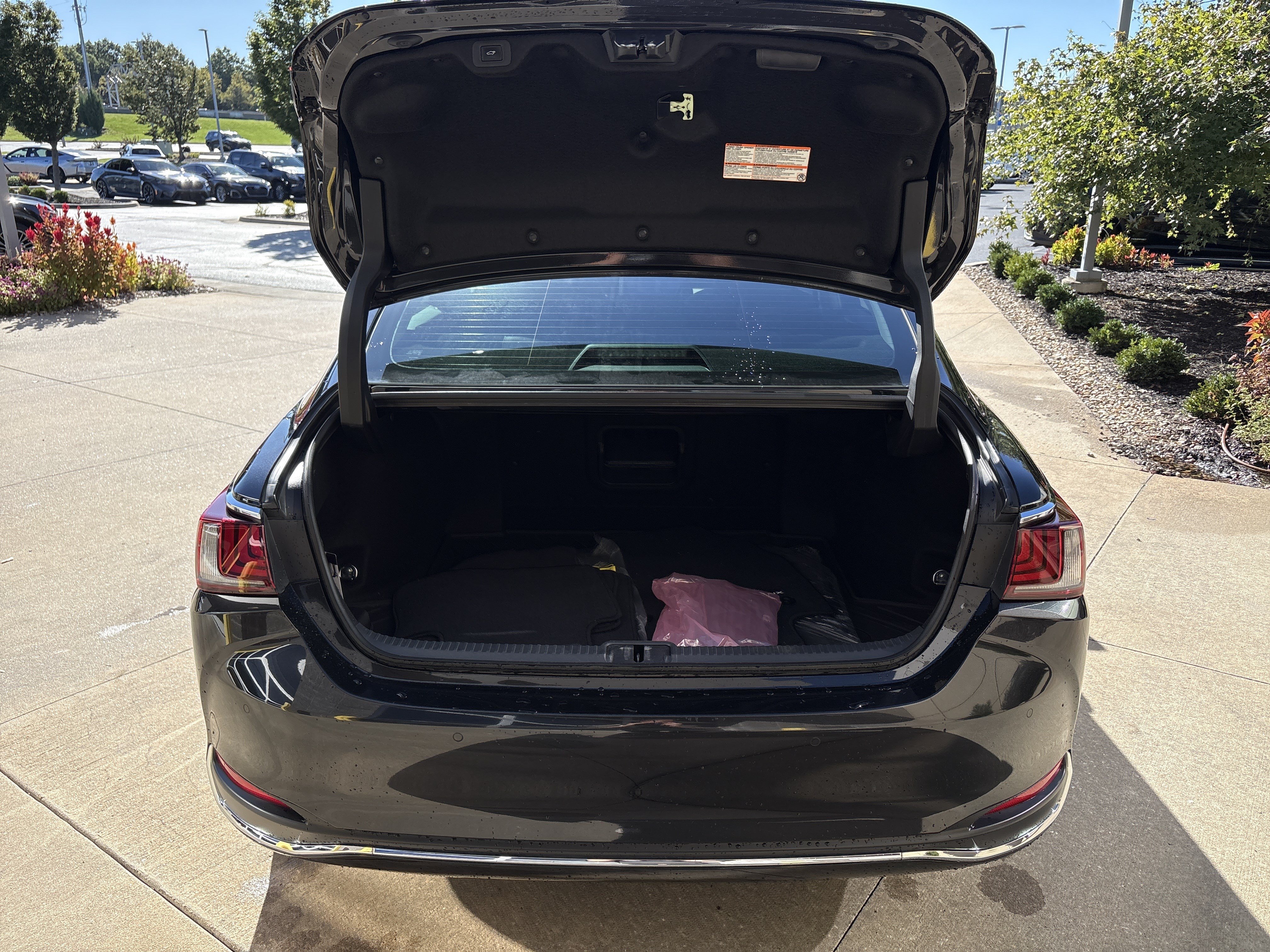 Used 2025 Lexus ES 300h w/ Premium Package FWD image 19