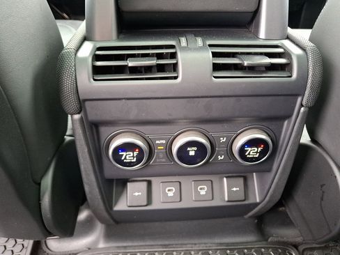 Used 2022 Land Rover Defender 110 X-Dynamic HSE AWD/4WD image 8
