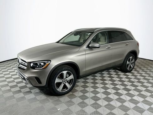 Used 2021 Mercedes-Benz GLC 300 image 3