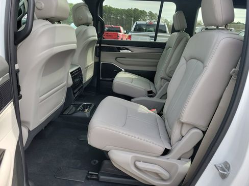 New 2026 Jeep Grand Wagoneer Base image 29