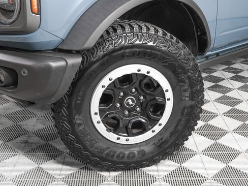 Used 2023 Ford Bronco Badlands w/ Sasquatch Package image 28