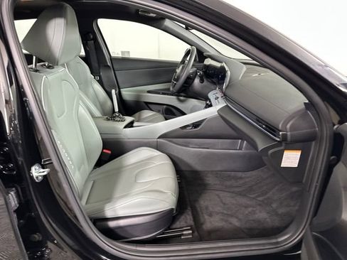 Certified 2025 Hyundai Elantra Limited image 58