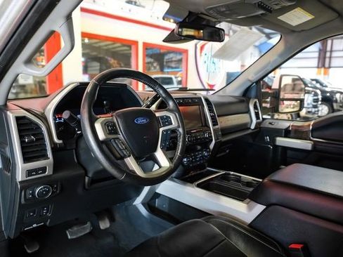 Used 2019 Ford F250 Lariat w/ Lariat Ultimate Package image 5