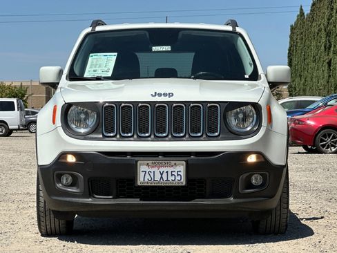 Used 2016 Jeep Renegade Latitude FWD image 9