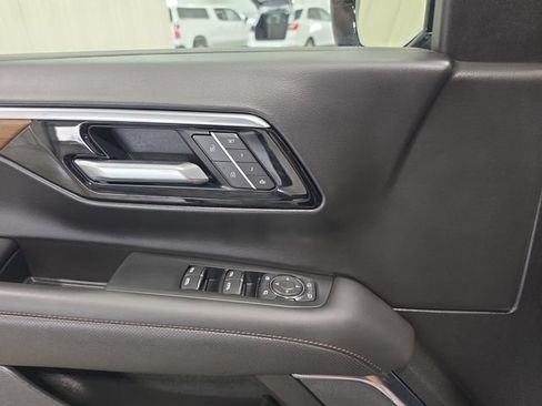 Used 2025 Chevrolet Tahoe High Country AWD/4WD image 20