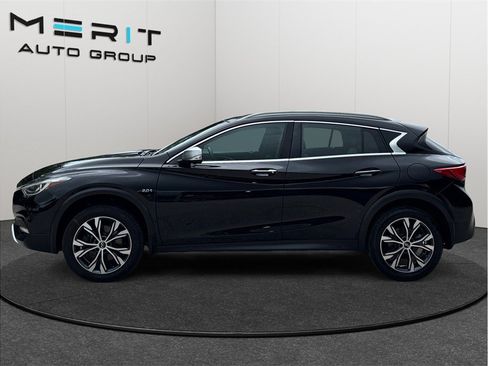 Used 2017 INFINITI QX30 Premium w/ Technology Package AWD/4WD image 5