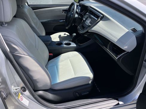 Used 2013 Toyota Avalon XLE Premium FWD image 31