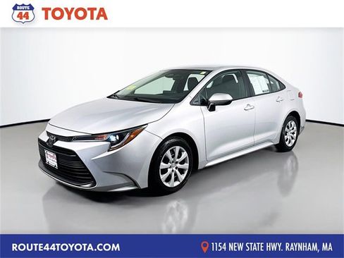 Used 2024 Toyota Corolla LE image 1
