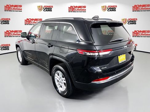 Used 2023 Jeep Grand Cherokee Laredo w/ Luxury Tech Group I image 2