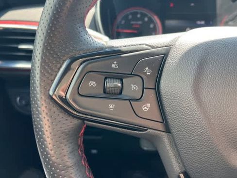 Used 2022 Chevrolet TrailBlazer RS w/ Technology Package FWD image 26