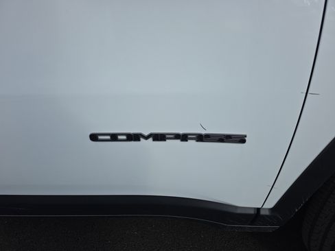 New 2026 Jeep Compass Latitude image 24