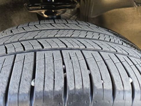 Used 2025 Volkswagen Atlas SEL image 8