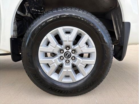 Used 2022 Nissan Frontier SV AWD/4WD image 26