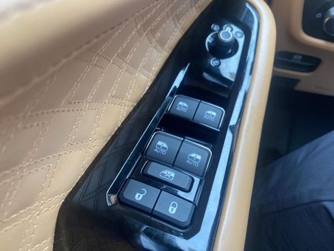 Used 2021 Jeep Grand Cherokee L Summit AWD/4WD image 17
