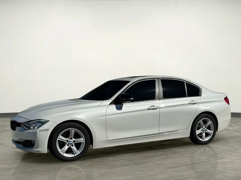 Used 2014 BMW 320i 320i image 2