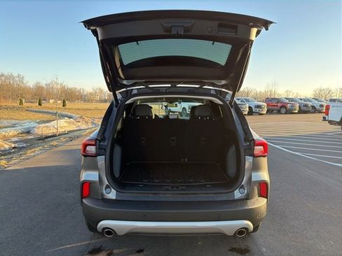 Used 2023 Ford Escape Platinum w/ Premium Technology Package image 9