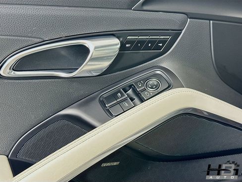 Used 2018 Porsche 718 Cayman S image 14