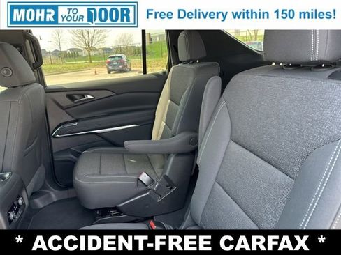 Used 2025 Chevrolet Traverse LT image 28