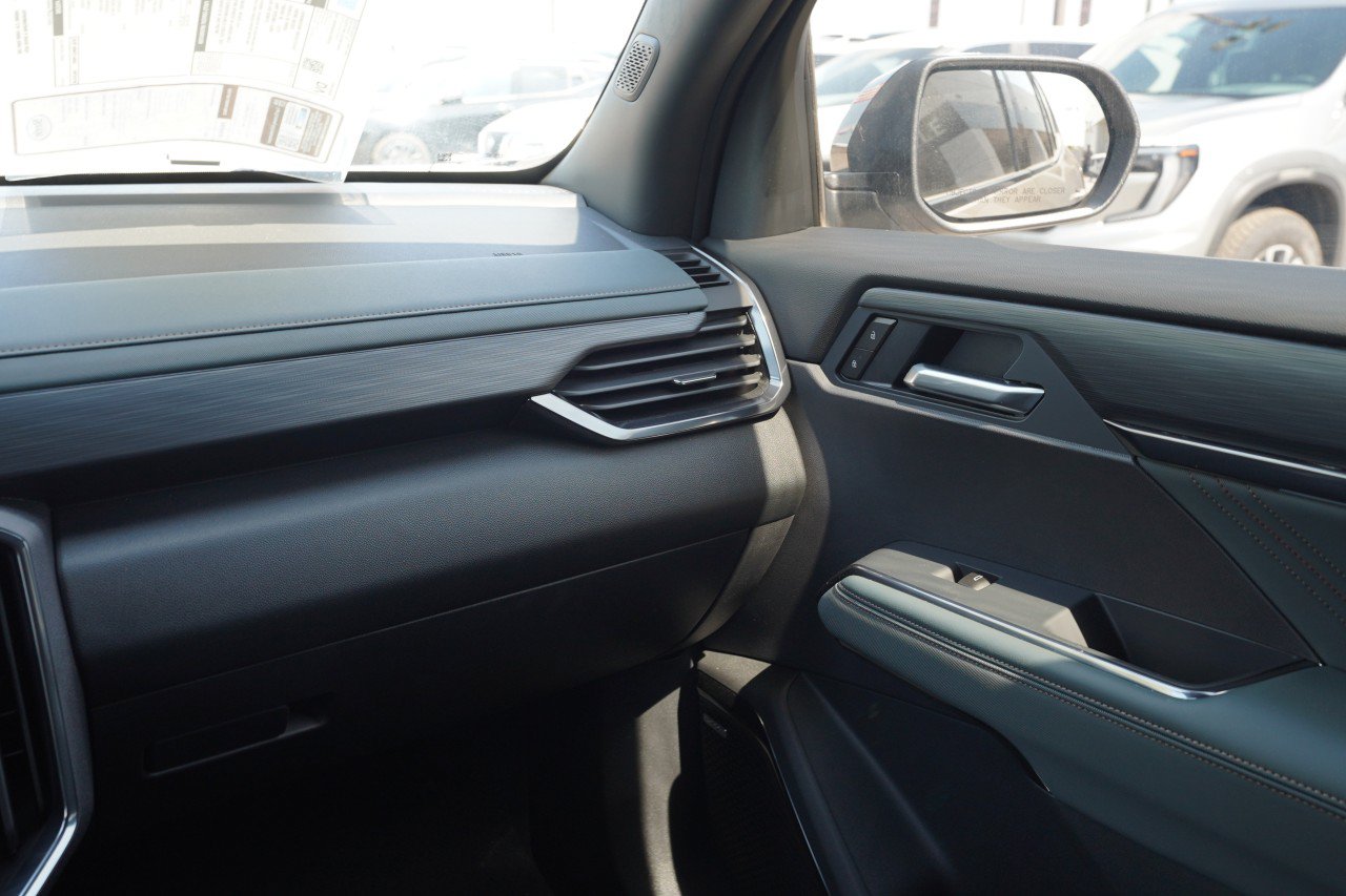 New 2026 GMC Acadia AT4 w/ Super Cruise Package AWD/4WD image 8