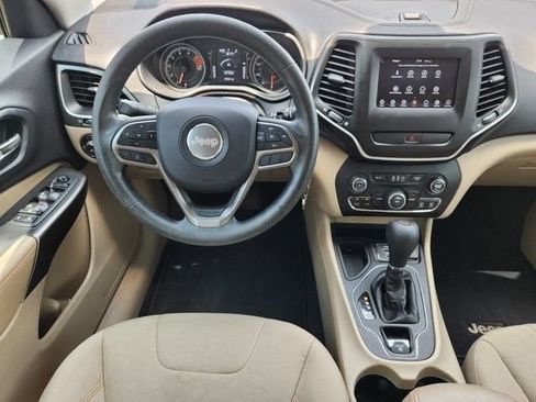 Used 2019 Jeep Cherokee Latitude w/ Popular Appearance Group FWD image 27