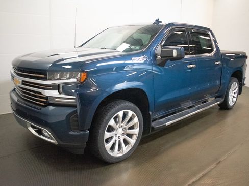 Used 2019 Chevrolet Silverado 1500 High Country w/ Technology Package AWD/4WD image 8